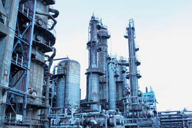 東日本最大級の原油処理能力：東燃ゼネラル（株）川崎工場